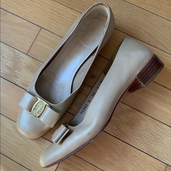 Salvatore Ferragamo Shoes - Ferragamo gold pumps